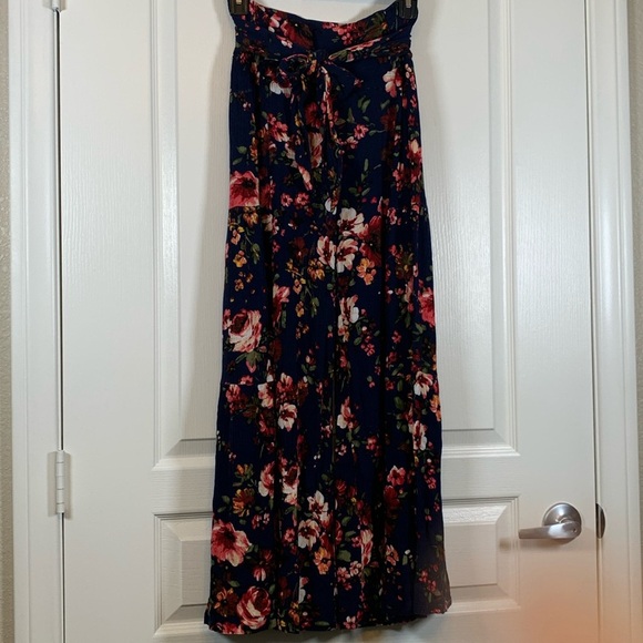 The BluIvy Blu Ivy Navy Blue Floral Wide Leg Pants Size Small EUC #VEG-0026 - Picture 2 of 6